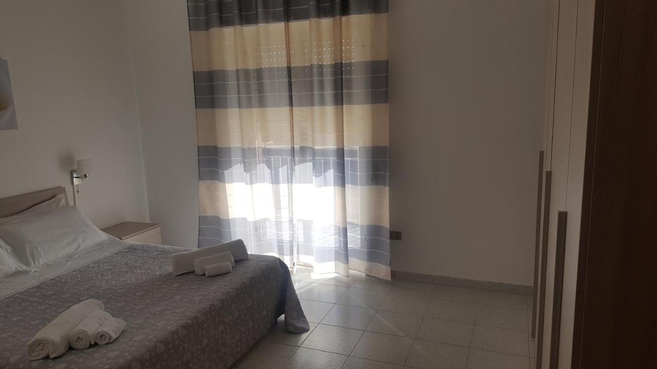 Ferienwohnung Giusy'S Place 1 Campofelice Di Roccella Exterior foto