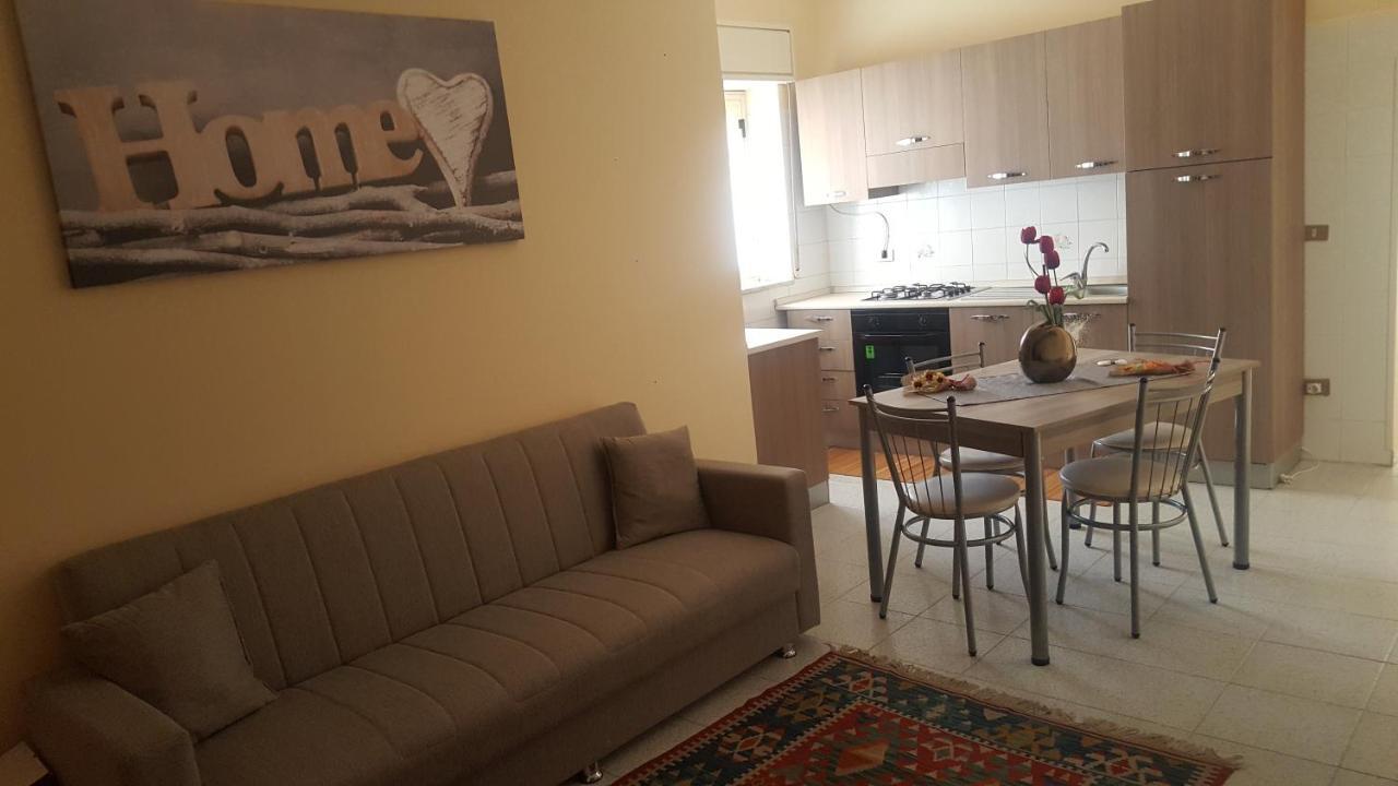 Ferienwohnung Giusy'S Place 1 Campofelice Di Roccella Exterior foto
